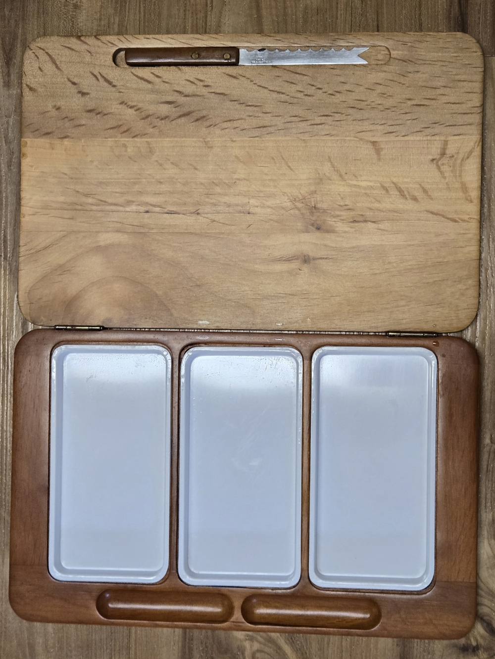 Milbern MCM Fold-Away Wooden Server